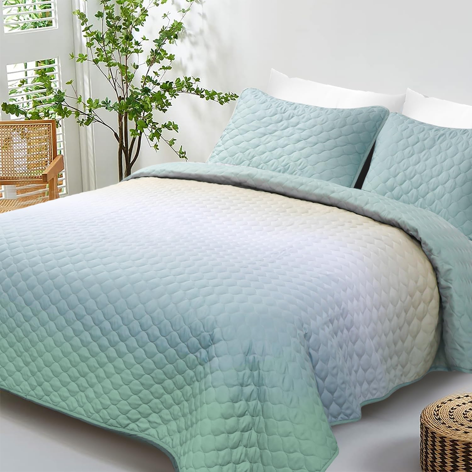 Quilt Set Full Queen Size 3 Piece, Gradient Green Pattern Printed Bedding Coverlet Set, Lightweight Soft Reversible Bedspread Sets for All Season (1 Quilt & 2 Pillow Shams)