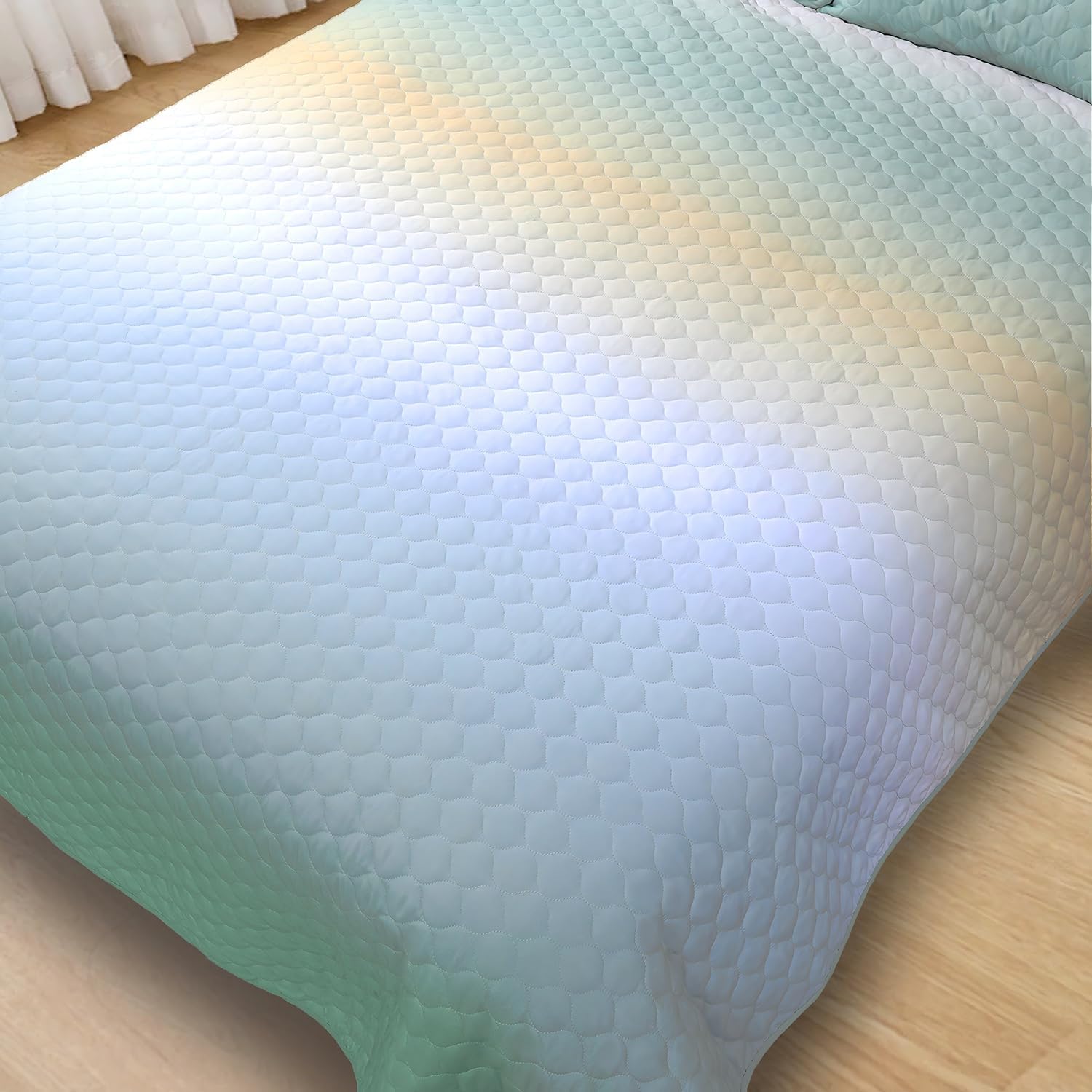 Quilt Set Full Queen Size 3 Piece, Gradient Green Pattern Printed Bedding Coverlet Set, Lightweight Soft Reversible Bedspread Sets for All Season (1 Quilt & 2 Pillow Shams)