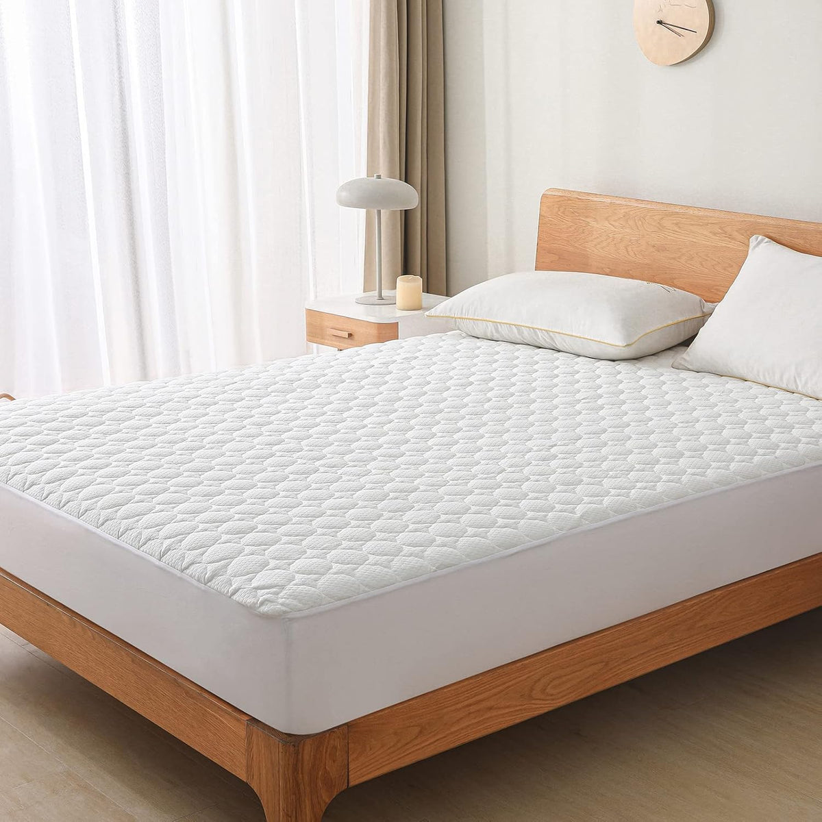 King Size Waterproof Mattress Protector Fitted Quilted Mattress Pad Cover with Deep Pocket Up to 18''