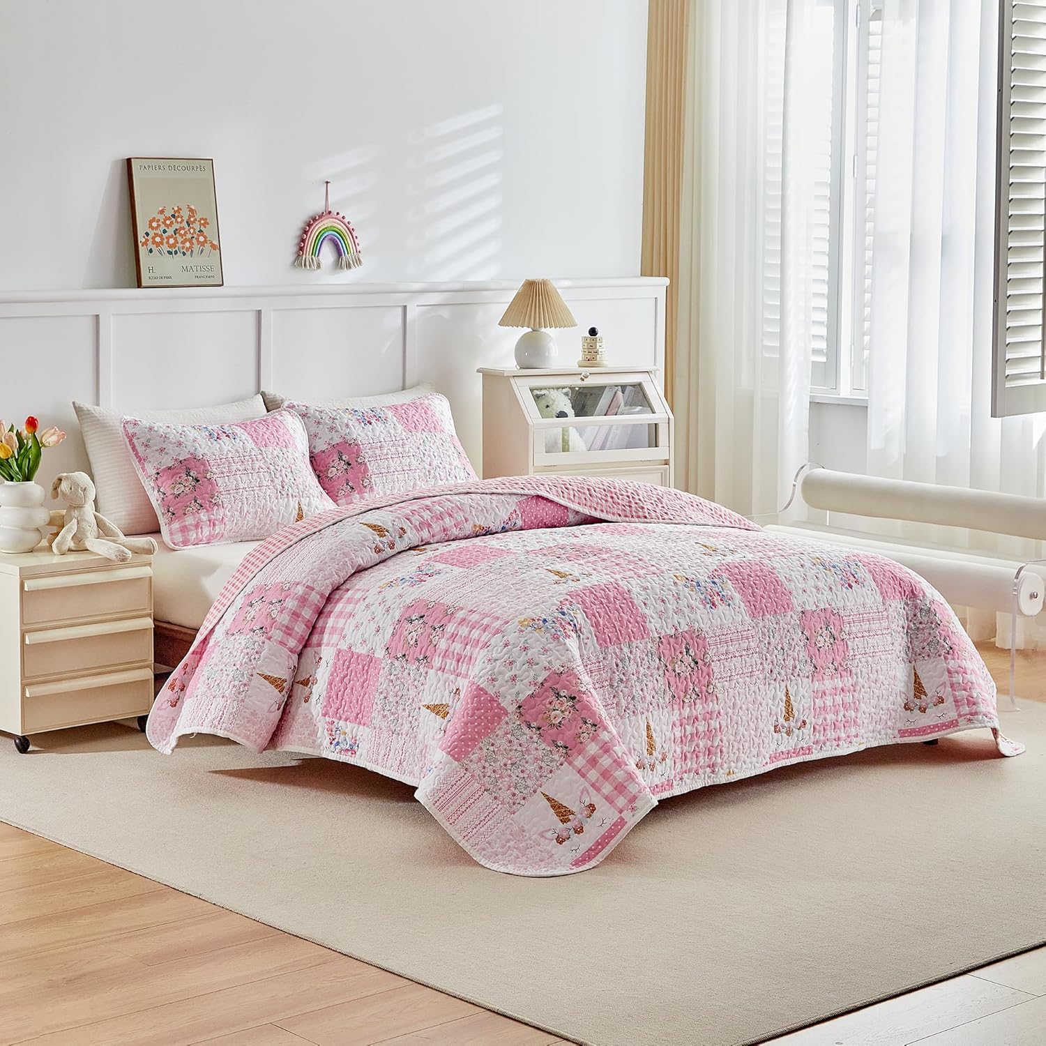 Quilt Set for Girls, Pink Butterflies n Flowers Patchwork Design, 2 Pieces Soft n Cozy Microfiber Quilt, Bedspread Bed Cover for All Seaso